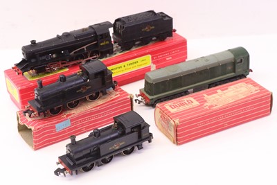 Lot 341 - Four Hornby-Dublo 2-rail locos: 2224 2-8-0 8F...