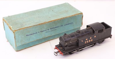 Lot 295 - EDL7 Hornby-Dublo pre-war 0-6-2 tank loco LNER...