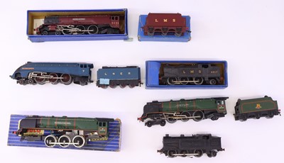 Lot 345 - Small collection of Hornby-Dublo 3-rail items...