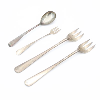 Lot 250 - A pair of George V silver pickle forks, Fenton...