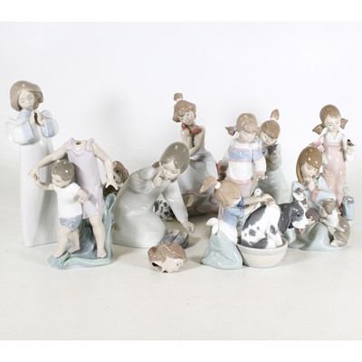 Lot 46 - A collection of ten Lladro figures, to include...