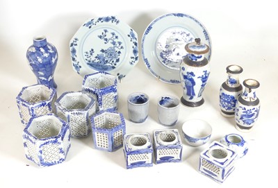 Lot 53 - A collection of oriental ceramics, to include...