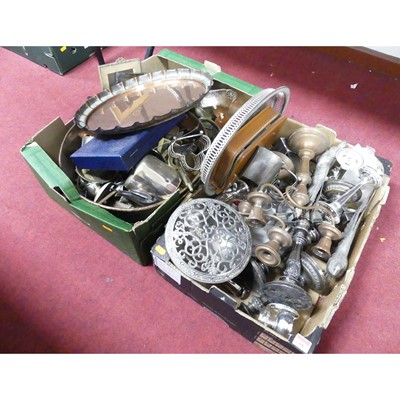 Lot 68 - A collection of metalware, to include a Joseph...
