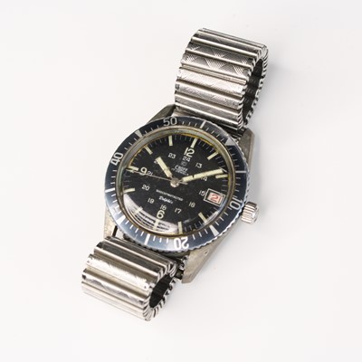 Lot 341 - A gentleman's Croff Dolphin wristwatch, the...