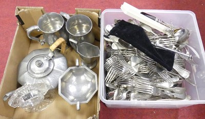 Lot 222 - A collection of metalware, to include a pewter...