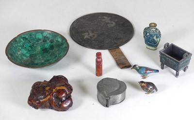 Lot 513 - A collection of oriental items, to include a...