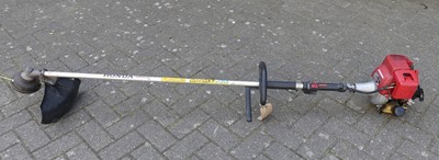Lot 1419 - A Honda OHV petrol driven strimmer