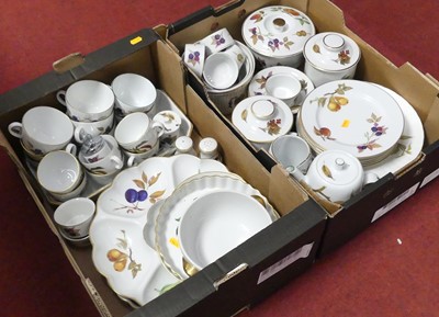 Lot 553 - An extensive collection of Royal Worcester...