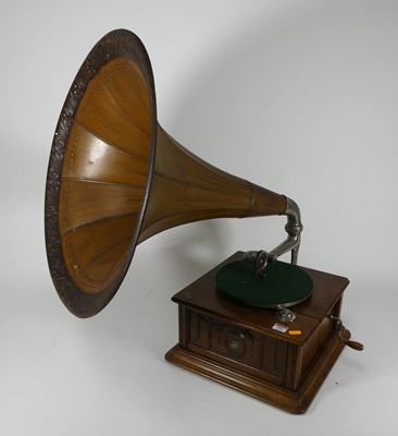 Lot 596 - An oak cased wind-up gramophone, having...