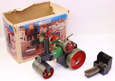 Lot 21 - Mamod SR1 Steam Roller, housed in the original...