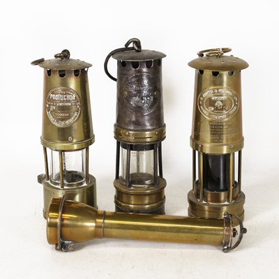 Lot 22 - An E. Thomas & Williams Ltd 'Cambrian' brass...