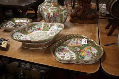 Lot 43 - A 19th century Chinese Canton porcelain...