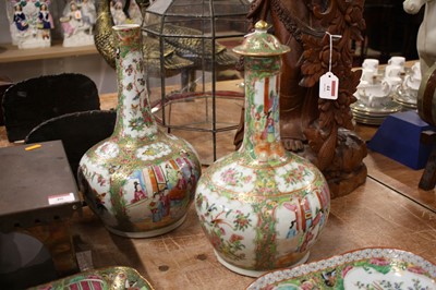 Lot 42 - A 19th century Chinese Canton porcelain vase,...