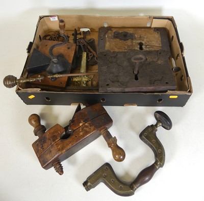 Lot 116 - A collection of items to include a rosewood...