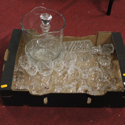 Lot 56 - A collection of ceramics and glass, to include...