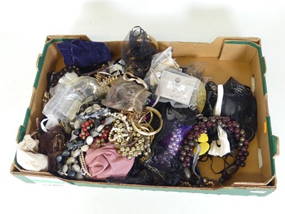Lot 329 - A collection of assorted modern costume...