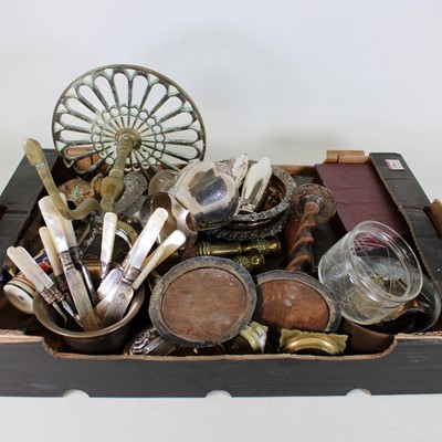 Lot 208 - A collection of metalware, to include pair of...