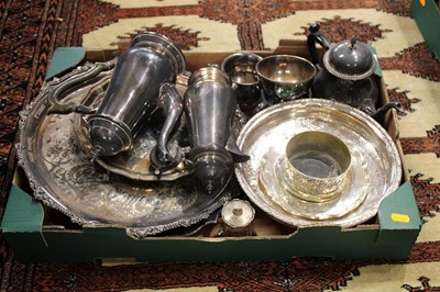 Lot 214 - A collection of silver plated items, to...