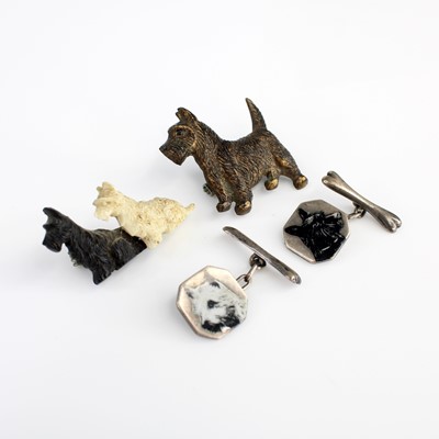Lot 388 - A pair of silver and enamelled gents cufflinks...