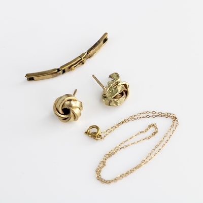 Lot 358 - Assorted 9ct gold to include two ear studs,...