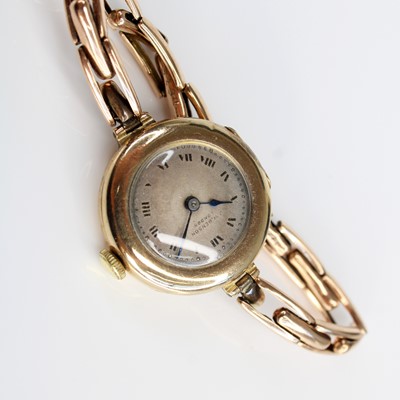 Lot 367 - A lady's JW Benson of London vintage 9ct gold...
