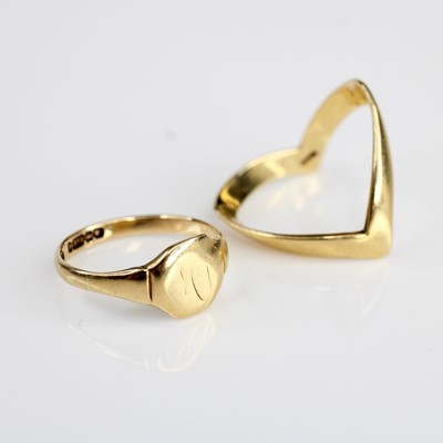 Lot 346 - A 9ct gold wishbone ring, size P, together...