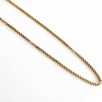 Lot 2138 - A modern yellow metal boxlink neck chain,...