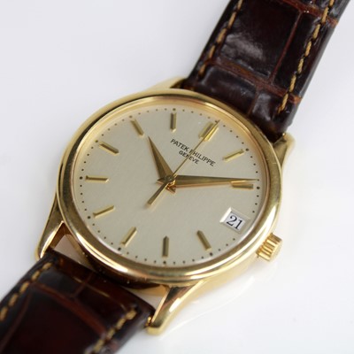 Lot 2156 - A gent's 18ct gold Patek Philippe Calatrava...