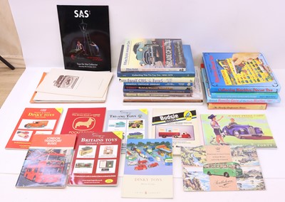 Lot 424 - Tray containing a collection of car-related...