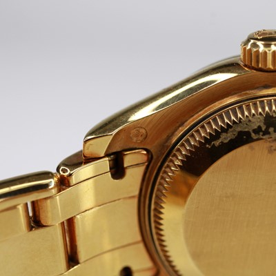 Lot 2106 - A lady's 18ct gold Rolex Oyster Perpetual...