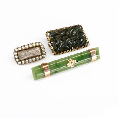 Lot 2195 - A Victorian nephrite and yellow metal mounted...