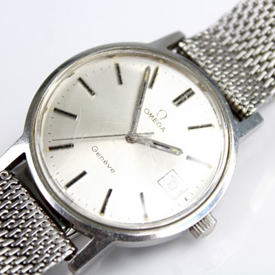 Lot 2202 - A gent's stainless steel Omega Geneve...