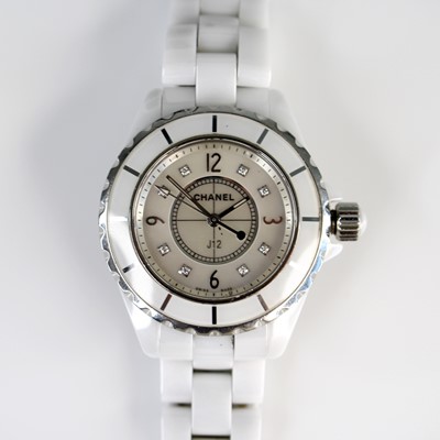 Lot 147 - A lady's Chanel J12 ceramic watch, ref. H1628,...