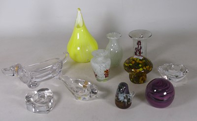 Lot 42 - A collection of studio glass ware to include...
