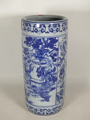Lot 86 - A reproduction Chinese export style blue &...