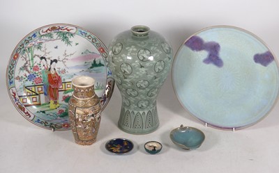 Lot 154 - Sundry ceramics to include Japanese satsuma...