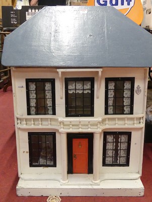 Lot 158 - A mid 20th century wooden four-room dolls...