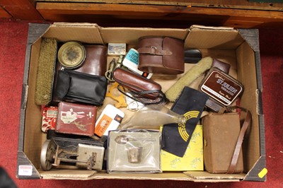 Lot 300 - A box of miscellaneous items, to include an...