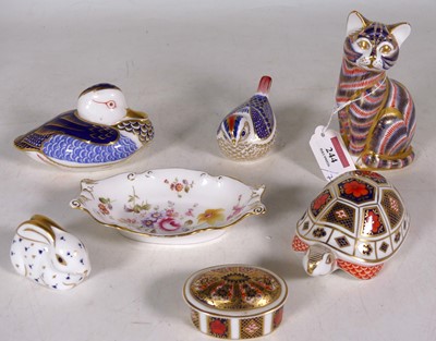 Lot 244 - A collection of Royal Crown Derby desk...