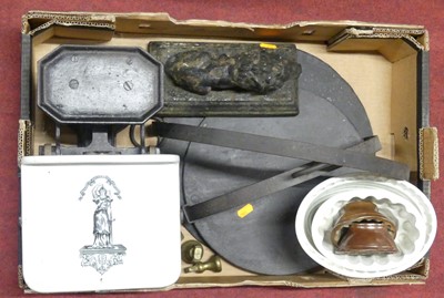 Lot 183 - A box of miscellaneous items, to include cast...