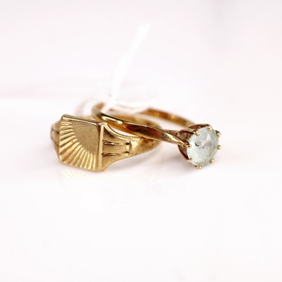 Lot 384 - A 9ct gold signet ring, size P, together with...
