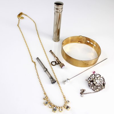 Lot 412 - Sundry costume jewellery, to include a rolled...