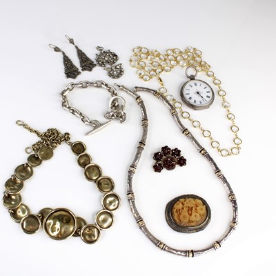 Lot 417 - Assorted costume jewellery, to include white...