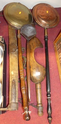 Lot 512 - A copper warming pan on ebonised handle,...