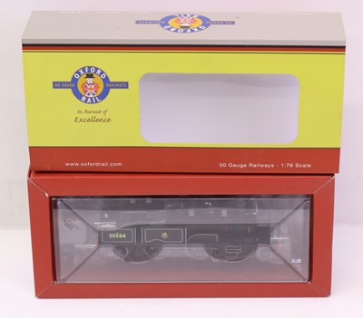 Lot 300 - An Oxford Rail 00 gauge Addams radial tank in...