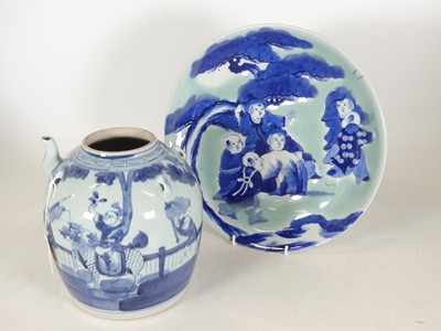 Lot 3 - A reproduction Chinese blue & white porcelain...