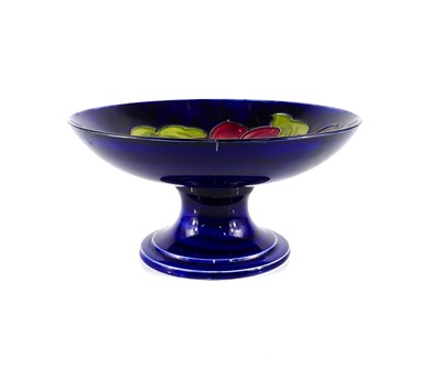 Lot 206 - A Moorcroft Anemone pattern pottery footed...