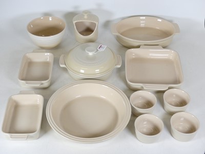 Lot 57 - Assorted Le Creuset kitchen and ovenwares to...