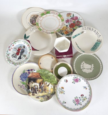 Lot 69 - A collection of ceramics to include a Charles...