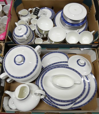Lot 147 - A collection of Royal Doulton 'Atlanta'...